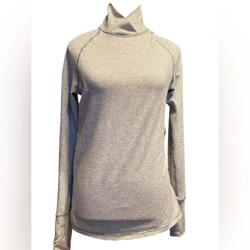 lululemon athletica Heather Gray Long Sleeve Tee